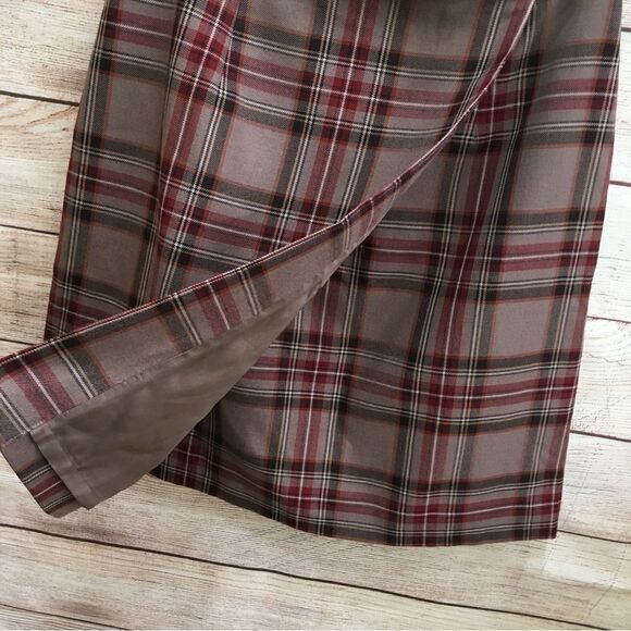 CHARTER CLUB WRAP SKIRT IN BROWN PLAID WOOL - Picture 2 of 6